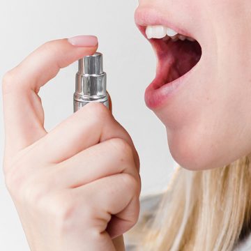 Spray sexe oral activateur de salive fraise acide 2 2️⃣ Spray bouche humide comestible pour fellation – goût fraise acidulée